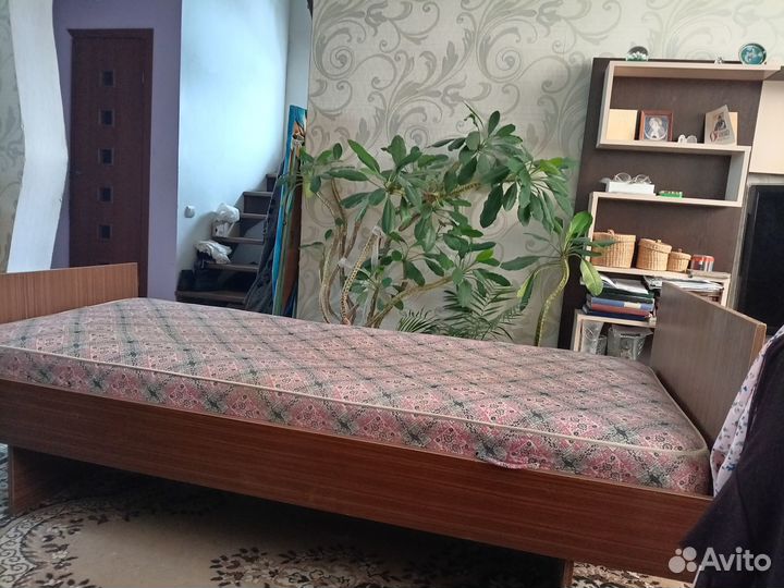 2 кровати полуторки с матрасами