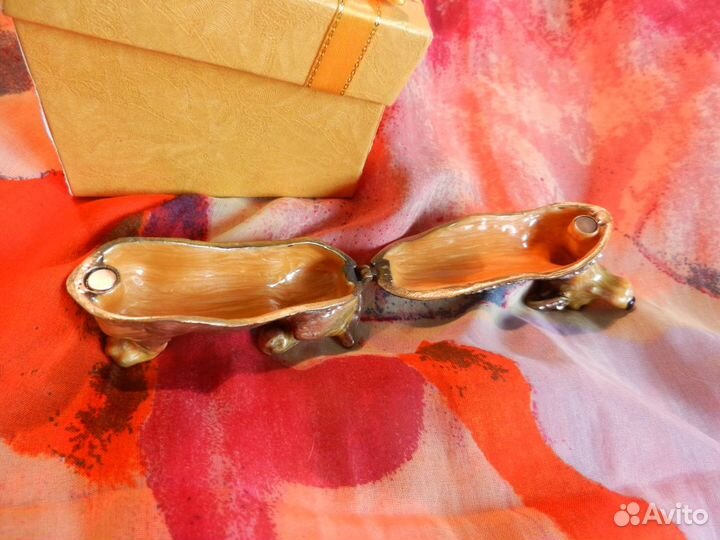 Статуэтка - шкатулка собака такса новая