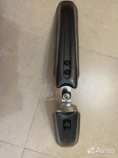 Крыло переднее