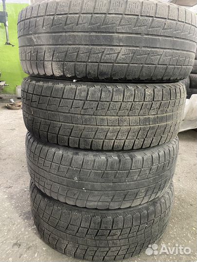 Bridgestone Blizzak Revo1 215/65 R16