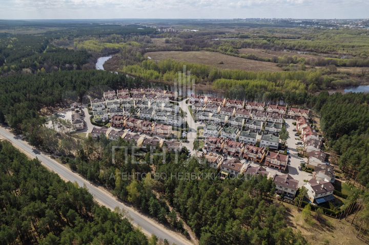 1-к. квартира, 67,2 м², 1/3 эт.