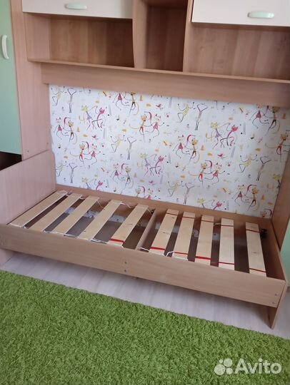 Комплект детской мебели б/у