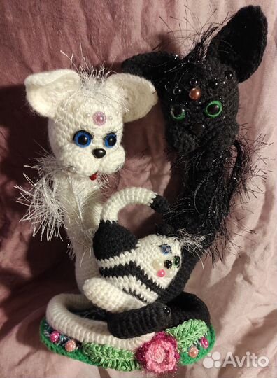 Кошачья семейка