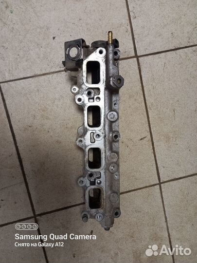 Топливная рампа Volkswagen Golf 5 2004