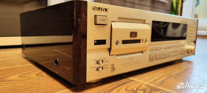 DAT дека Sony DTC-77ES