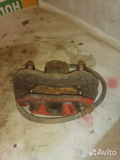 Передний правый суппорт mitsubishi lancer 9