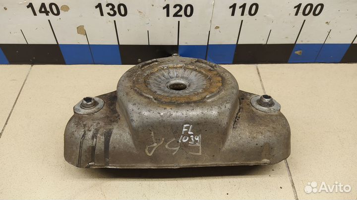 Кронштейн амортизатора A6 C6,4F 2005-2011