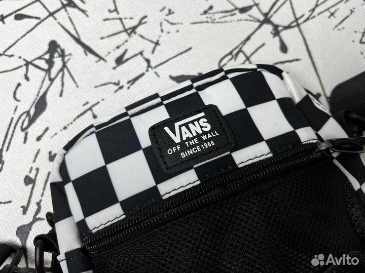 Сумка Vans в чёрно белую клетку через плечо