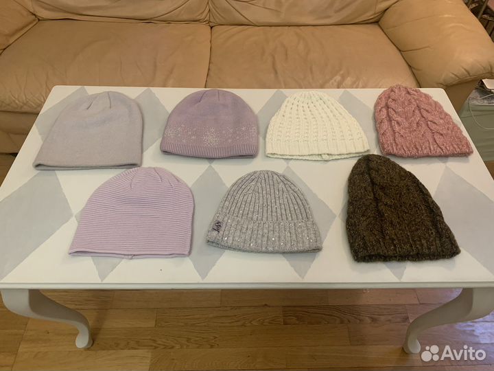 Женские меховые и вязанные шапки