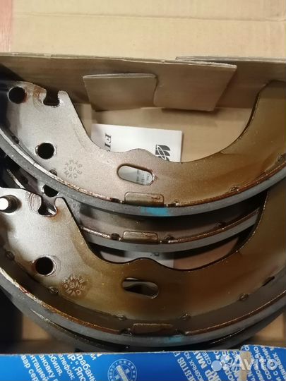 Колодки тормозные зад Mazda Premacy / Capella