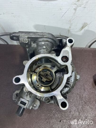Вакумный насос шкода Окавия А5 1.8 tsi