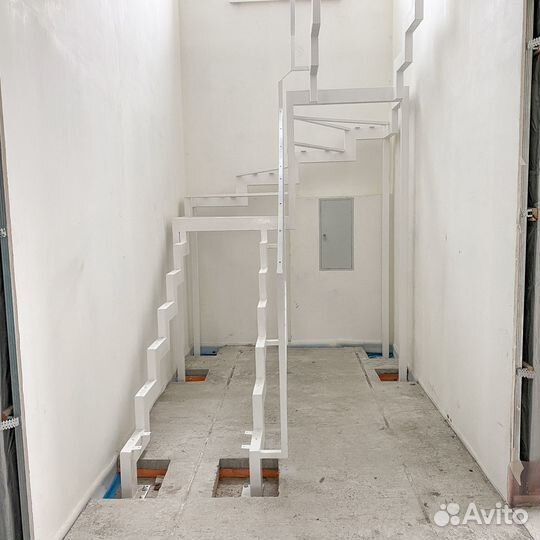 Каркас лестницы открытого типа