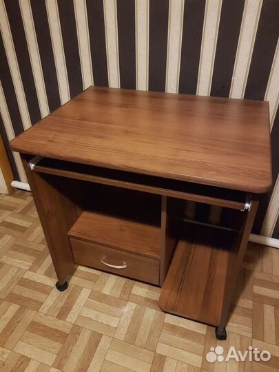 Стол для компьютера / ноутбука