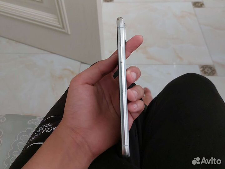 Телефон iPhone x