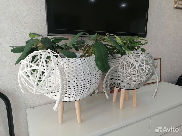 Кашпо садовое из ротанга