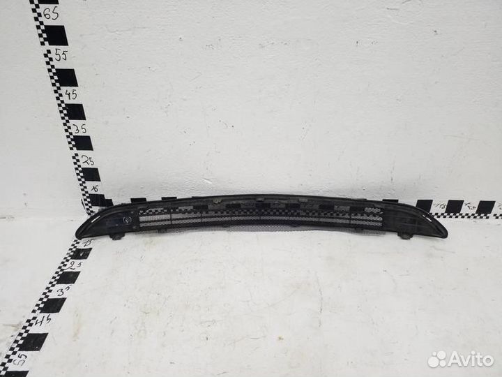 Решетка переднего бампера верхняя Toyota RAV4 CA40