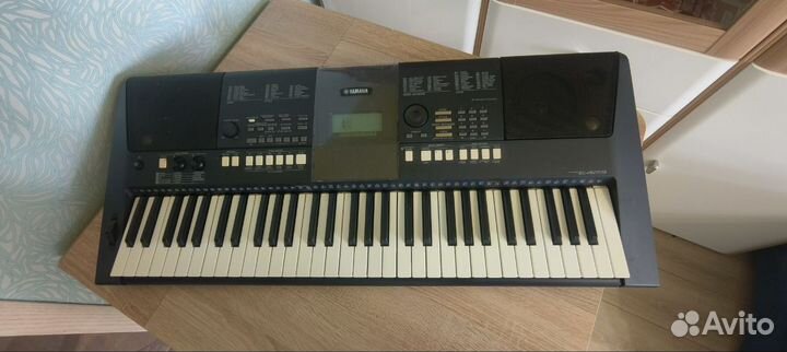 Синтезатор Yamaha PSR E423