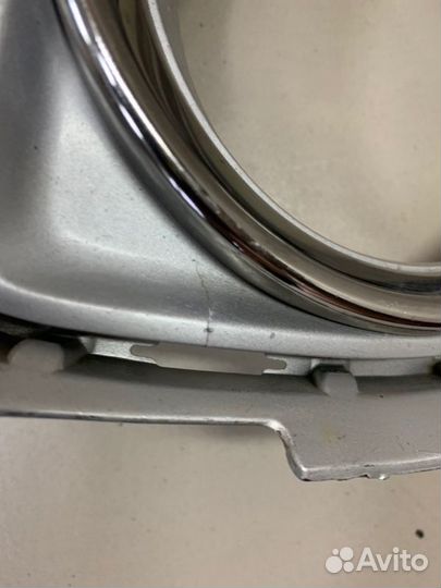 Накладка противотуманной фары передняя левая