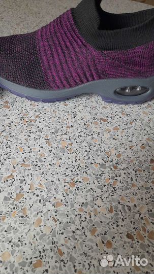 Кроссовки женские новые 36 размер