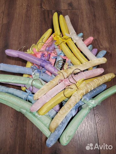 Вешалка, плечики для одежды