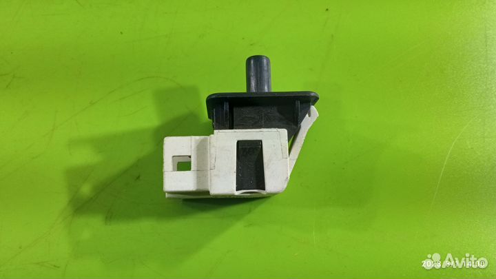 Концевик двери для Mercedes-Benz W211