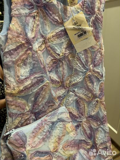 Нарядное платье для девочки 140