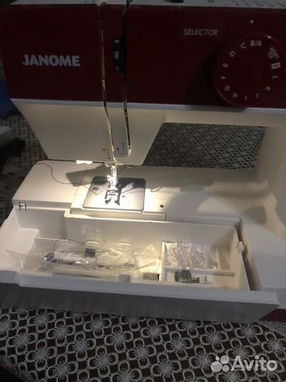 Швейная машина janome