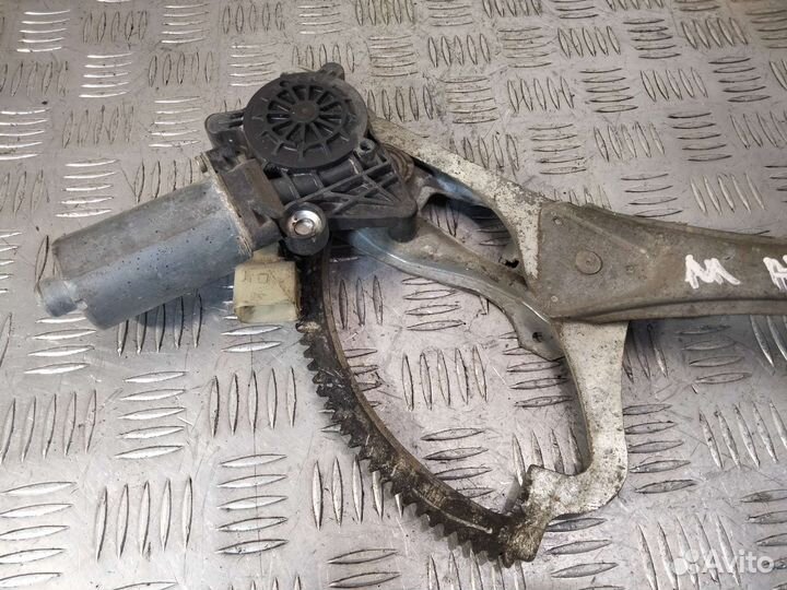 Водительский стеклоподъёмник Mercedes 210