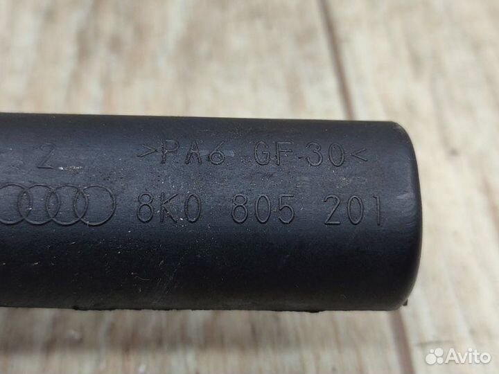 Кронштейн радиатора Audi Q5 8R 2.0 CDN 2011