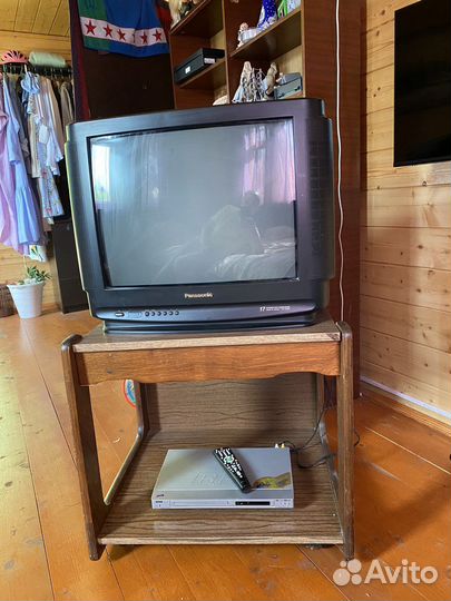 Телевизор с dvd плеером. Все отлично работает