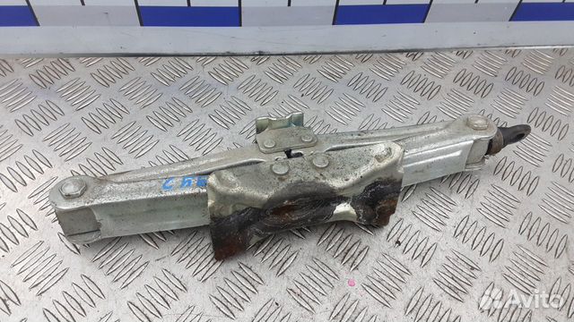 Домкрат на Toyota Rav 4 Zca2