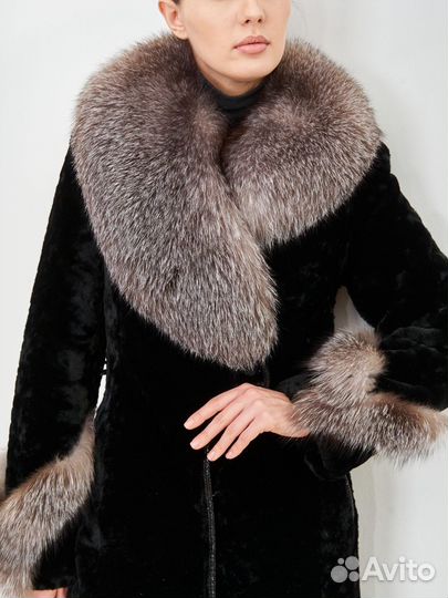 Шуба астраган с чернобуркой 46