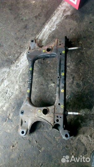 Подрамник передний Lexus Ls430 2002