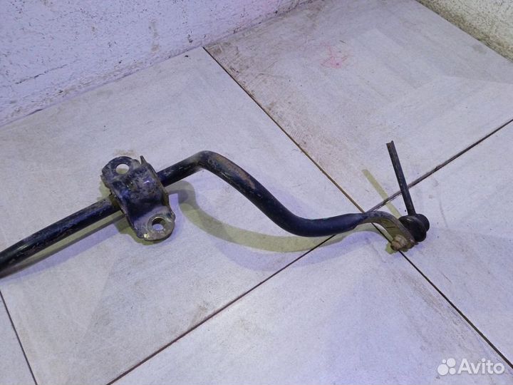 Стабилизатор передний