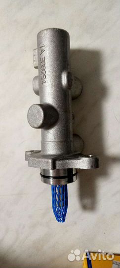 Тормозной цилиндр kia Caren's