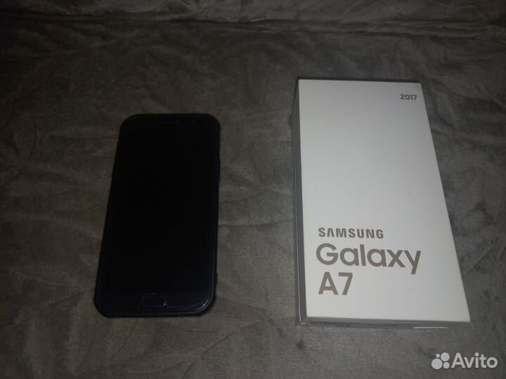 Samsung Galaxy A7 (2017) SM-A720F/DS, 3/32 ГБ