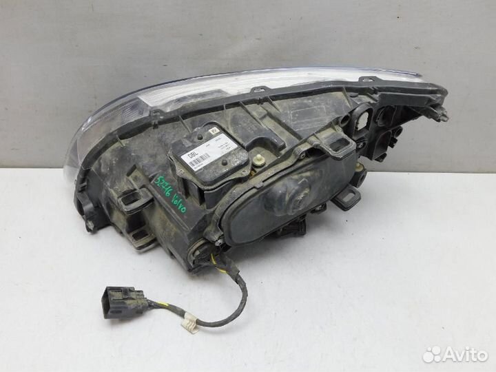 Фара правая Volvo S60