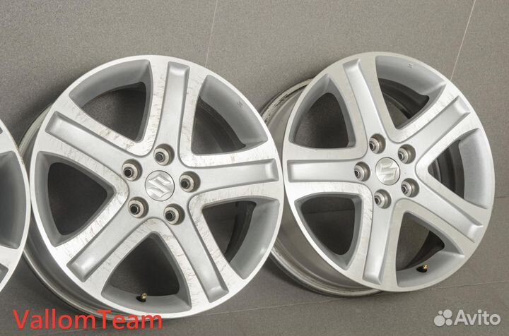 Лот UP28921767 Оригинальные 17-е диски suzuki