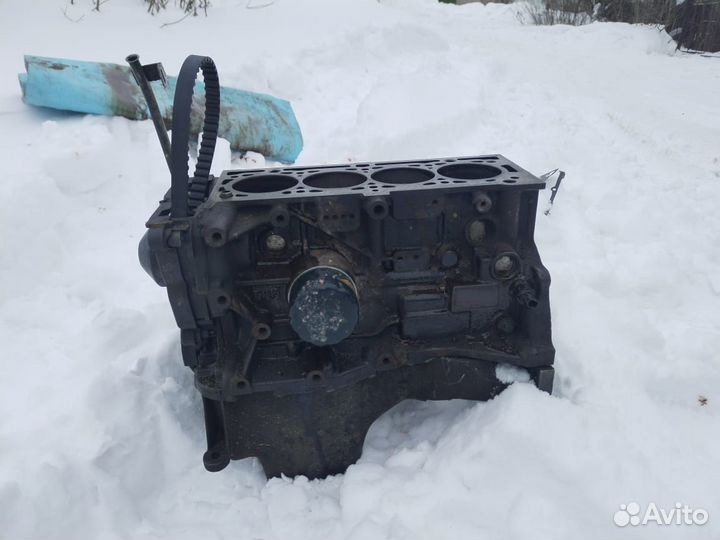 Двигатель k7mf