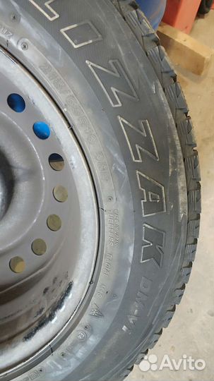 Bridgestone Blizzak DM-V1 215/65 R16