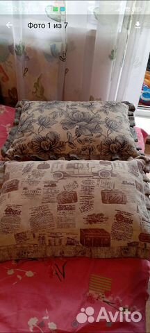 Подушка диванная с цветами