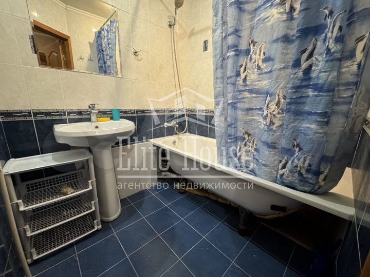 2-к. квартира, 55 м², 4/6 эт.