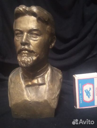 Гипсовые бюсты поэтов писателей композиторов