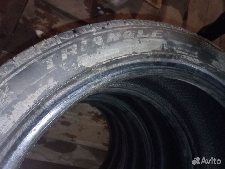 Triangle Snowlink TWT02 225/45 R19 30N