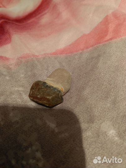 Метеорит и редкие камни