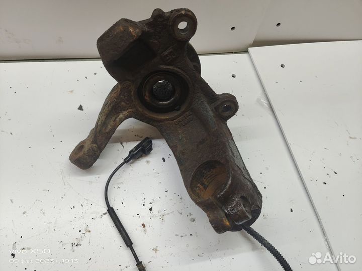 Кулак поворотный передний правый Freelander 2