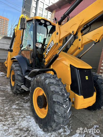 Требуется водитель экскаватора-погрузчика JCB