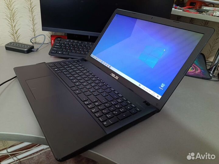 Asus: 15,6, intel 4 ядра, 4gb, Hd, ssd+hdd