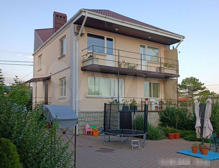 Дом 277,9 м² на участке 4 сот.