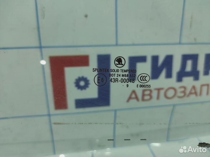 Стекло двери передней правой Skoda Octavia (A5) 1Z